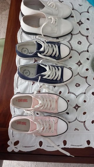 Lote de 3 pares de zapatillas talla 35