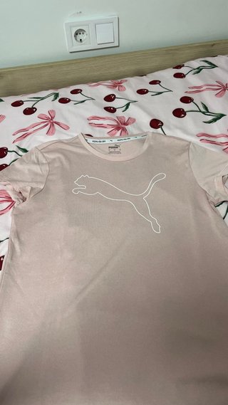 Camiseta deportiva PUMA rosa