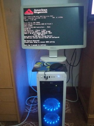 Ordenador Torre y Pantalla Philips