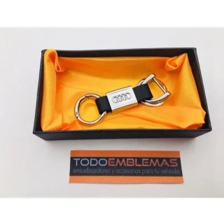Llavero de cuero con logo metálico Audi
