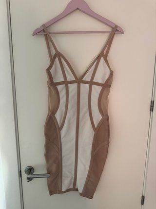 Vestido bandage mujer beige y blanco