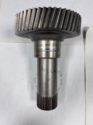 Eje piñón toma fuerza caja ZF 16S151 NMV