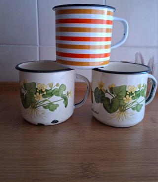 3 ANTIGUAS TAZAS METAL ESMALTADO