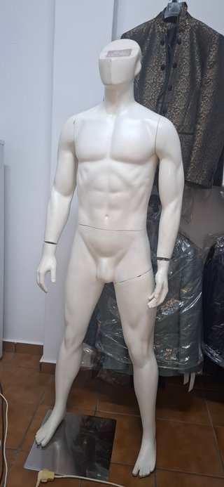 Maniquí hombre blanco