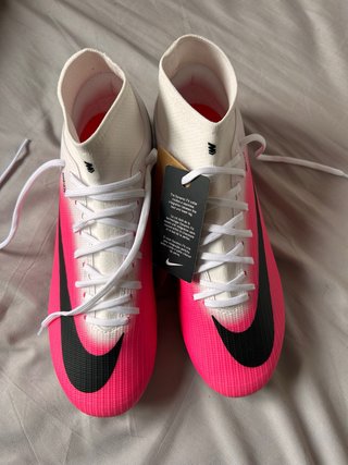 Botines de fútbol Nike talla 42