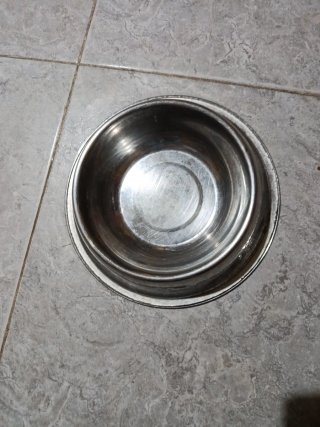 Comedero metálico para mascotas