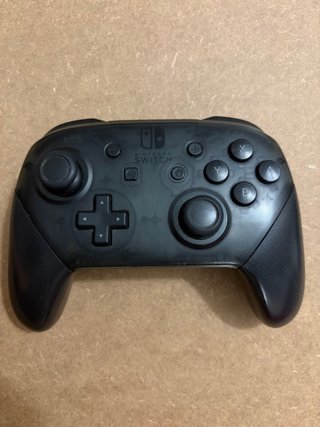 MANDO PRO NINTENDO SWITCH - COMO NUEVO