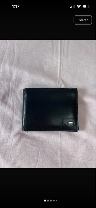 Cartera de piel negra