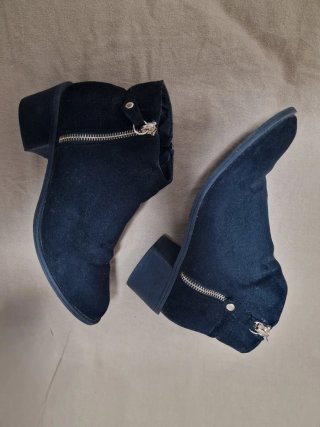 Botines negros con cremallera mujer