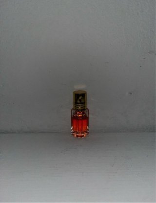 Boccetta di profumo in olio