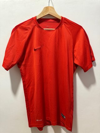 Camiseta Nike Dri-FIT Roja