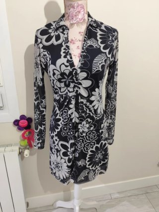 Vestido retro floral blanco y negro