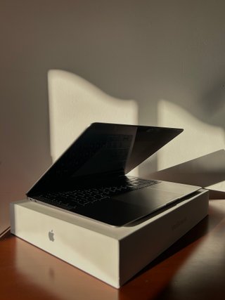 MacBook Air 13 Retina (2019) gris + CAJA ORIGINAL