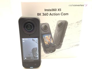 camara ultracompacta insta360 x5