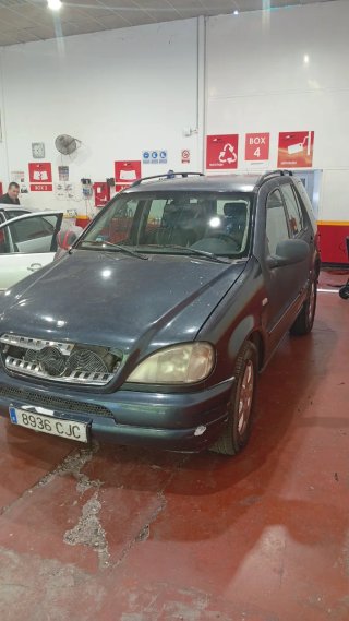 Mercedes-Benz ml 2000