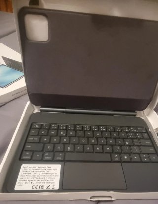 Custodia con Tastiera per iPad Pro 11 / Air 10.9