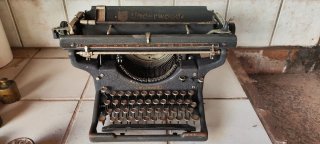 Máquina de escribir Underwood Antigua