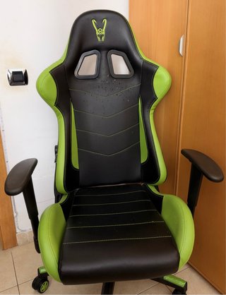 Se vende Silla Gaming Negra y Verde