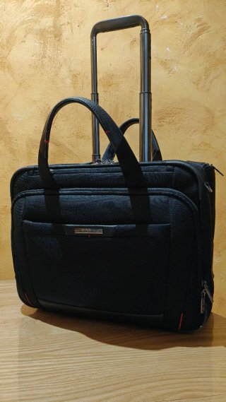 Maleta Samsonite Pro DLX5 para PC Portátil Negra