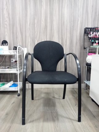Silla de oficina negra
