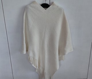 Poncho Blanco de Punto