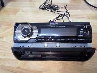 Radio Coche Philips CarStudio CE235BT