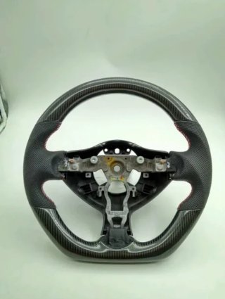 Volante personalizado carbono Nissan Juke