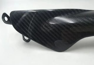 Protector cadena carbono Ducati Monster 1200