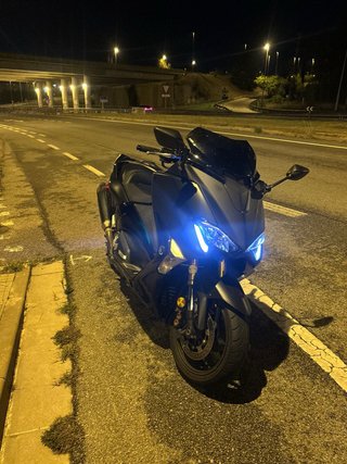 Yamaha TMAX DX 530 Negra