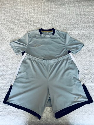 Conjunto Deportivo Nike Gris Talla L