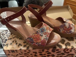Zapatos de tacón grises/morados talla 38