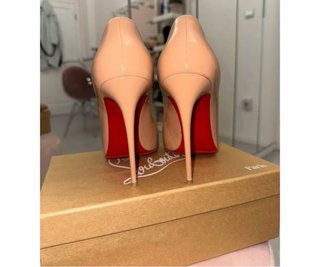 Tacones Christian Louboutin Beige