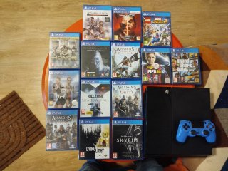 PS4 Negra + Mando + 14 Juegos