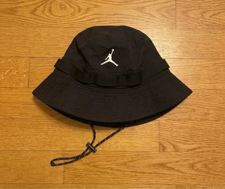Gorra bucket Jordan negra