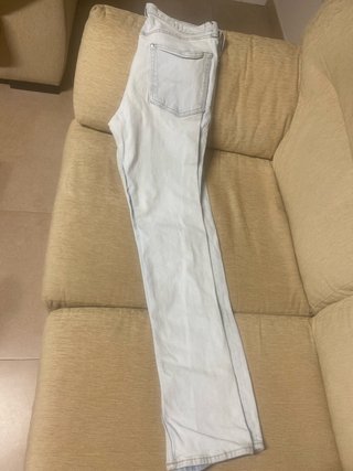 Pantalón vaquero claro