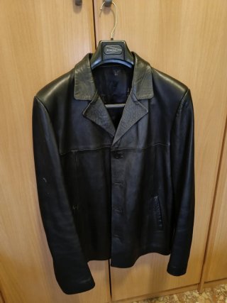 Chaqueta de Piel Negra