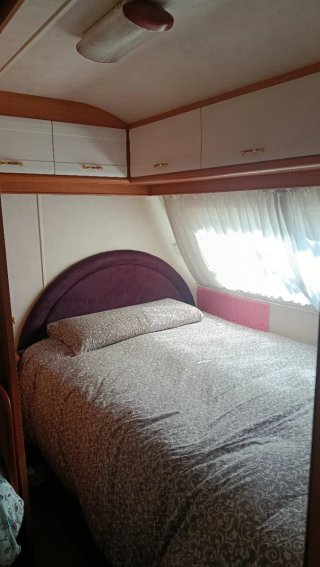 Vendo caravana instalada en camping de la Cerdanya