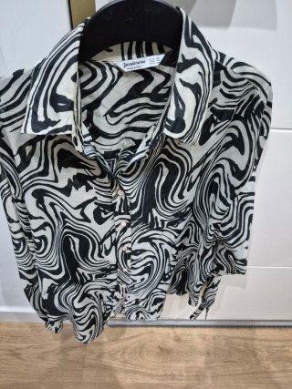 Camisa Stradivarius Estampada Talla XS