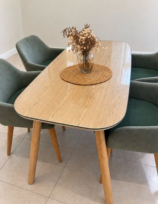 Mesa de Comedor con 4 Sillas