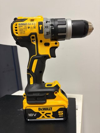 Taladro Dewalt DCD796 18V con batería 5Ah