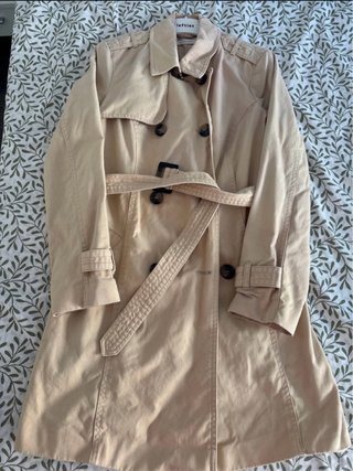 Trench de algodón beige con cappuccio removibile