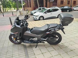 Honda Integra 750