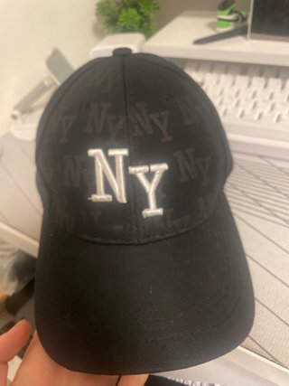 Gorra Negra con Logo NY
