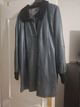 Abrigo de Piel Gris