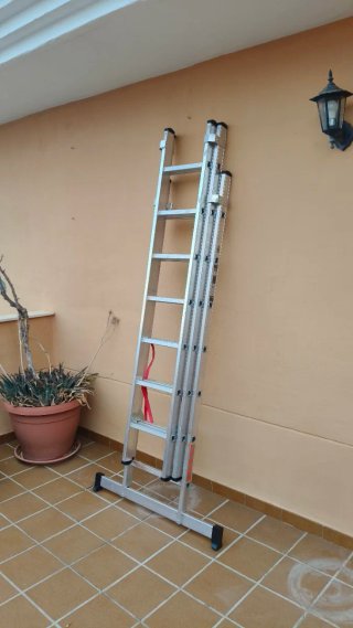 Escalera Multiusos de Tres Tramos