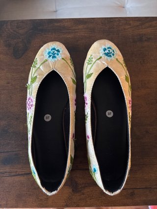 Bailarinas Beige Flores Talla 37