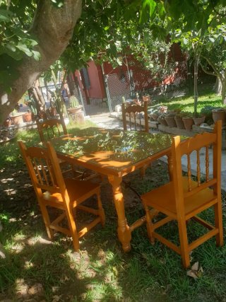 Mesa madera maciza cristal y 4 sillas