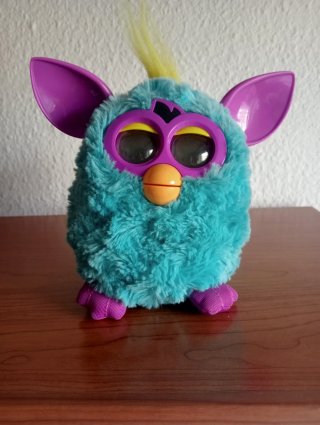 Furby interactivo color turquesa