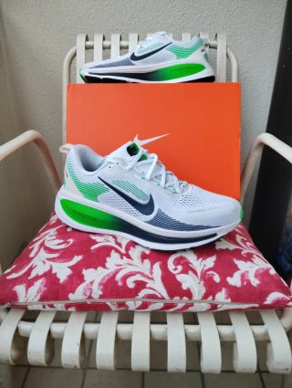 Scarpe Nike Vomero 18 - Taglia 44