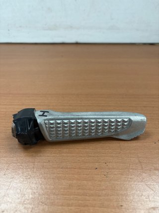 Estribera Izquierda Honda Forza 125 23-24